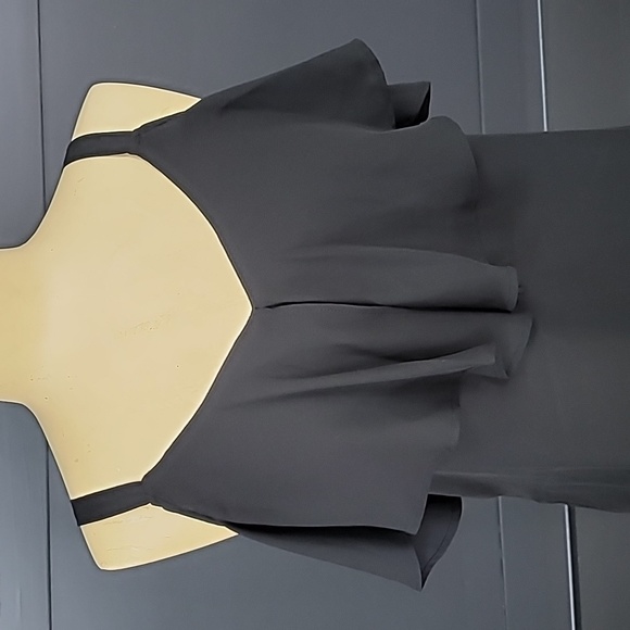 Flutter sleeve Top - Picture 3 of 7